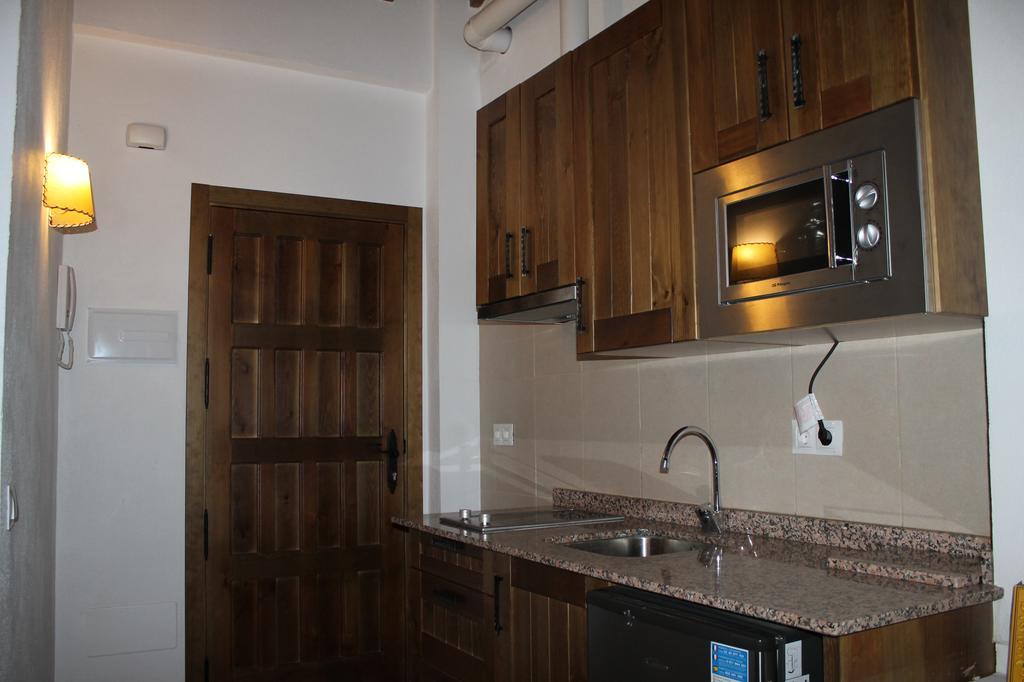 Apartamentos Real Fabrica Hojalata Júzcar Δωμάτιο φωτογραφία