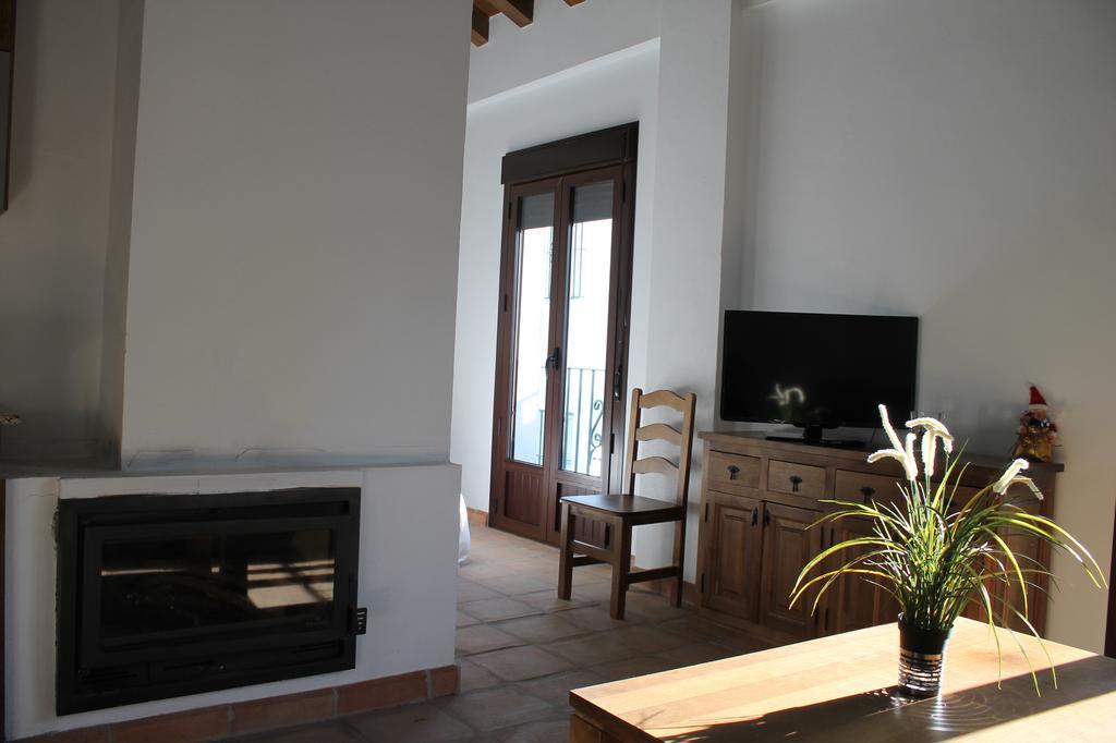 Apartamentos Real Fabrica Hojalata Júzcar Δωμάτιο φωτογραφία
